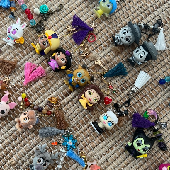 ✨💛 Disney Doorable keychain charms handmade choose one a favorite character - Picture 10 of 16